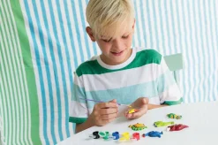 4M Moldea y Pinta Dinosaurios ·*Niños Kit De Manualidades