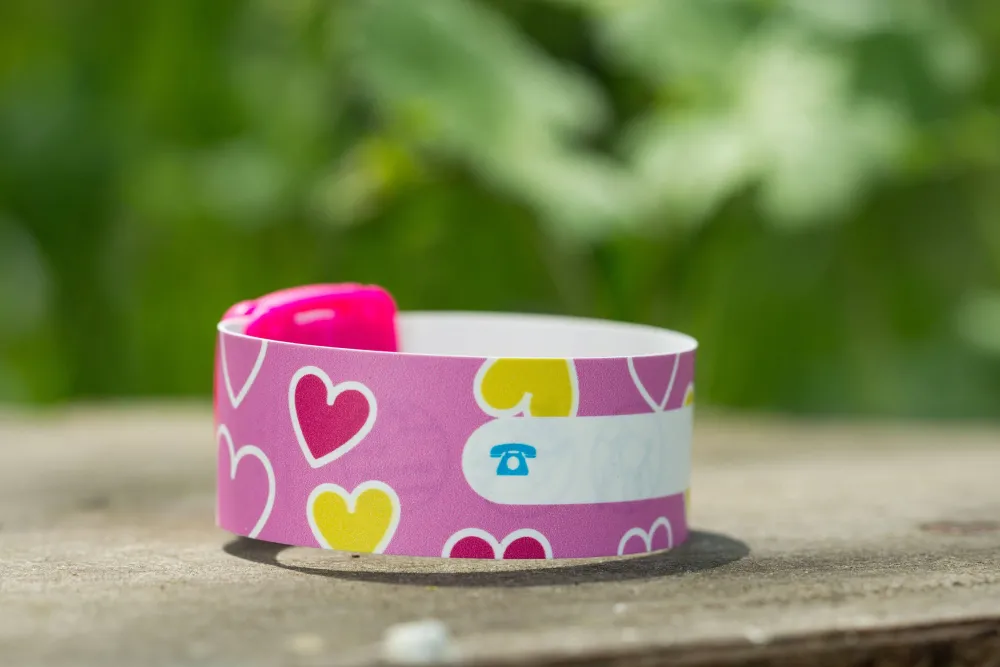 Btbox Pulsera Infoband Corazones* Accesorios Para Salir Fuera Y Viajar