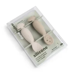 Done by Deer Set 2 cucharas aprendizaje silicona Tiny farm Sand ·* Cubiertos Infantiles